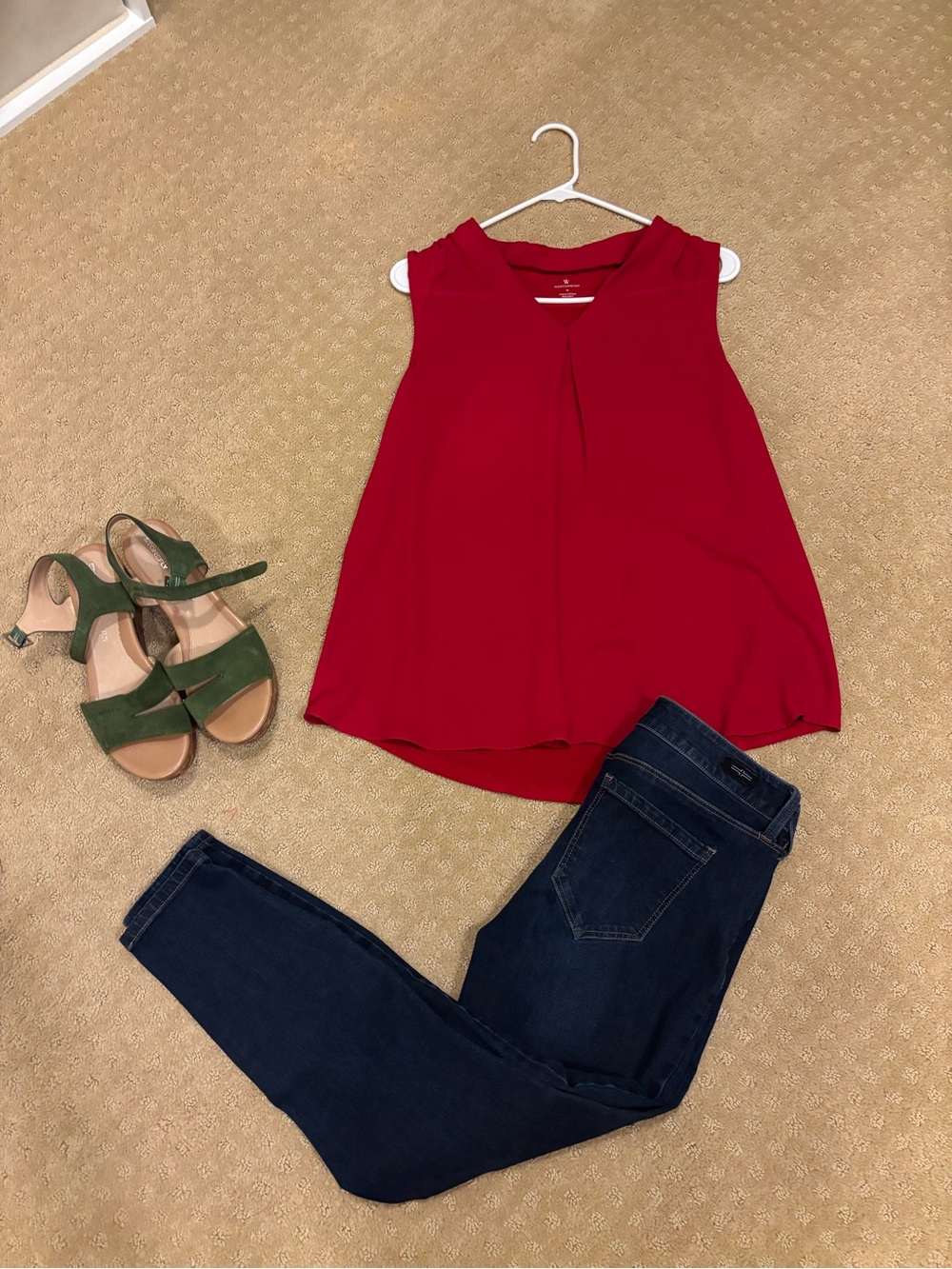 Worthington Red Sleeveless Blouse M V Neck Pleated Flowy Work Holiday Top